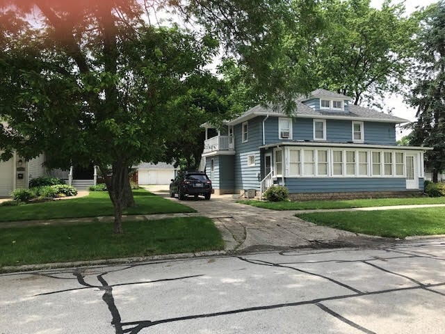 Primary Photo - 615 Park St
