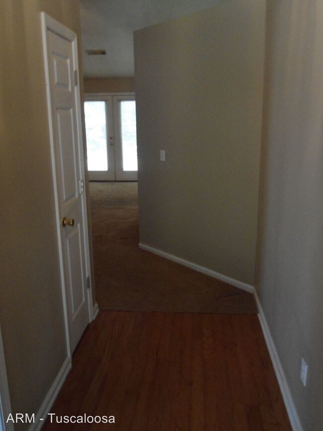 Building Photo - 6050 Birchwood Ave