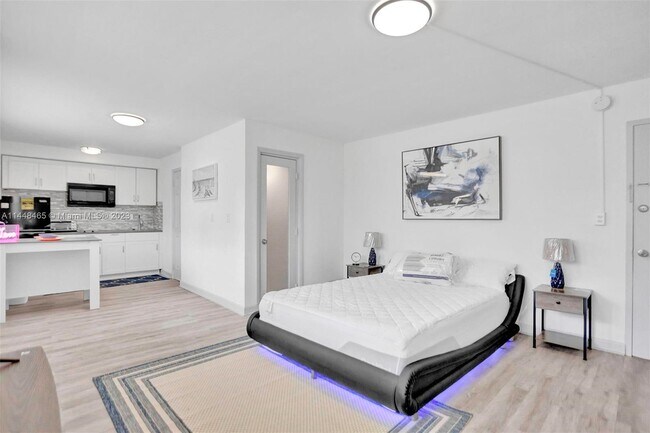 Foto del edificio - 6484 Indian Creek Dr