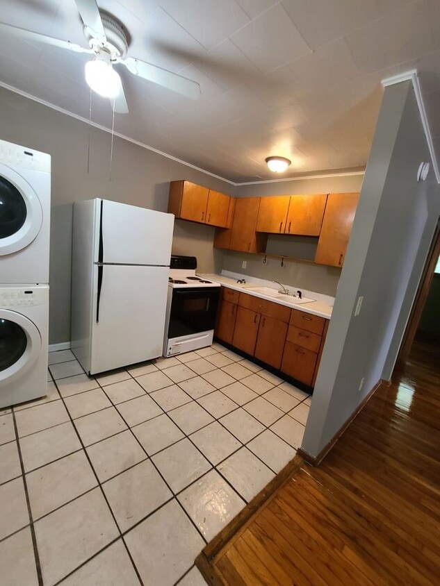 Building Photo - 2Bedroom/1Bath duplex