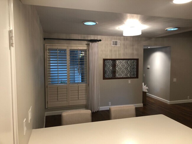 Foto del edificio - Well maintained, updated Goleta home