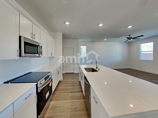 Building Photo - 11083 S Sanaco Ct