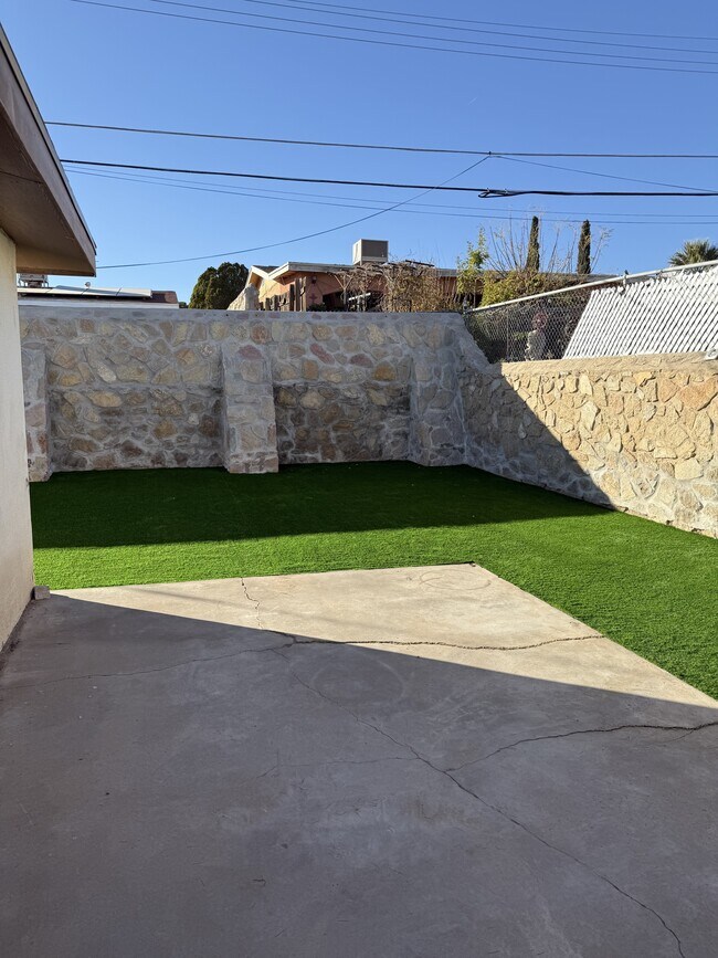 Foto del edificio - 1029 Lomaland Dr