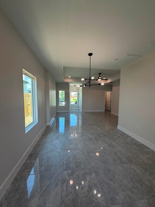 Building Photo - 5214 Anacahuita Dr