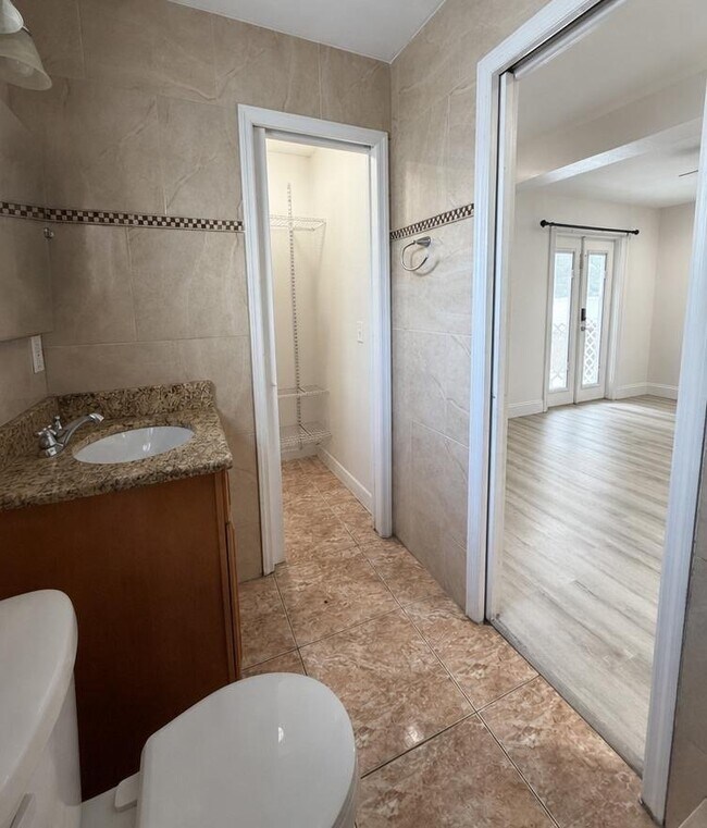 Foto del edificio - 4406 Elderberry Dr