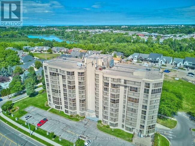 Building Photo - 162-162 Martindale Rd