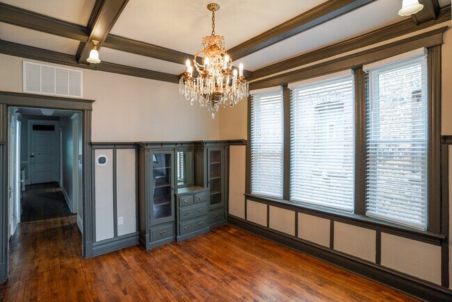 Foto del edificio - 836 N Maplewood Ave