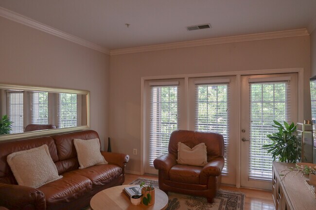 Foto del edificio - 11750 Old Georgetown Rd