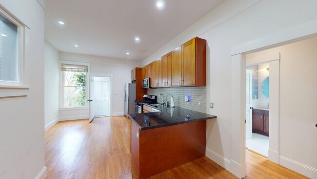 Foto del edificio - 1728 Waller St