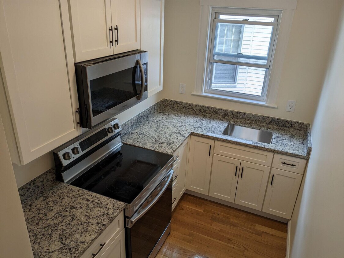 Kitchen - 14 Porter St