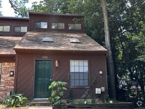Building Photo - 1268 High Rd