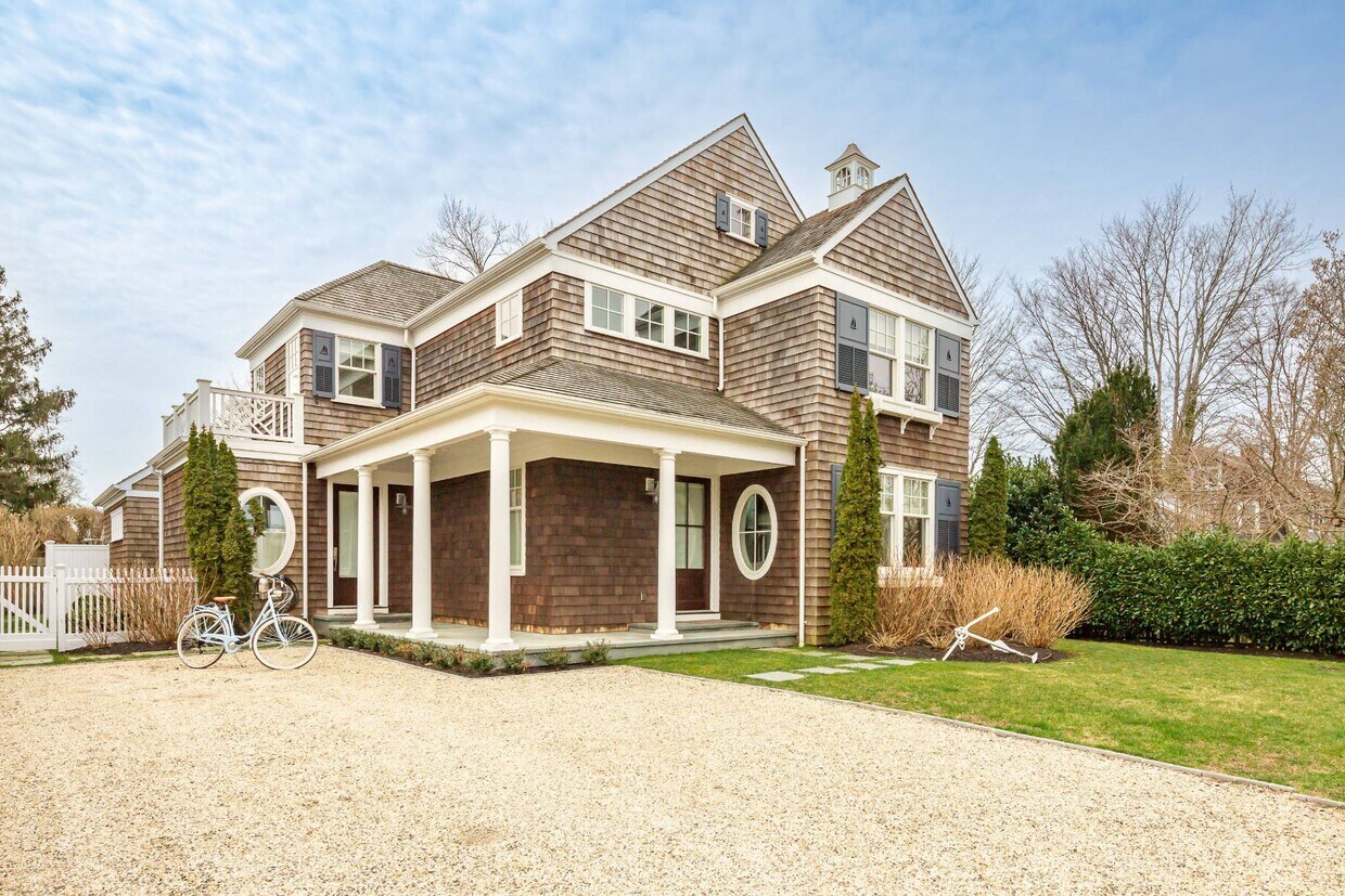 118 St, Southampton, NY 11968 House for Rent in Southampton