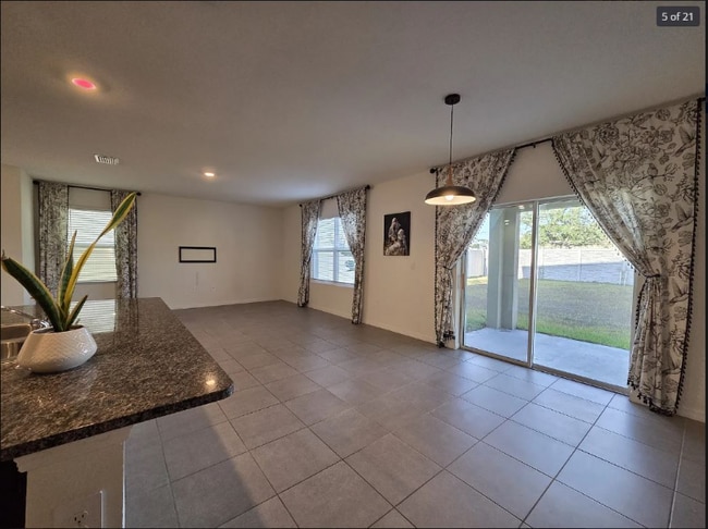 Building Photo - 5977 Briar Rose Wy
