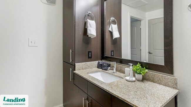 Foto del edificio - 5275 Town and Country Blvd