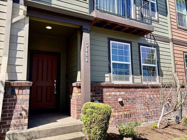 Building Photo - 4 Bedroom Brookwood Crossing Townhome with...