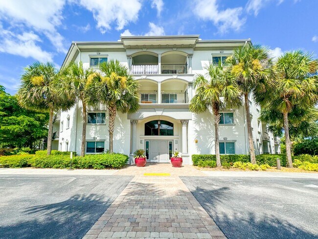 Building Photo - Excellent Location - 1 Bedroom - 1 Bath - ...