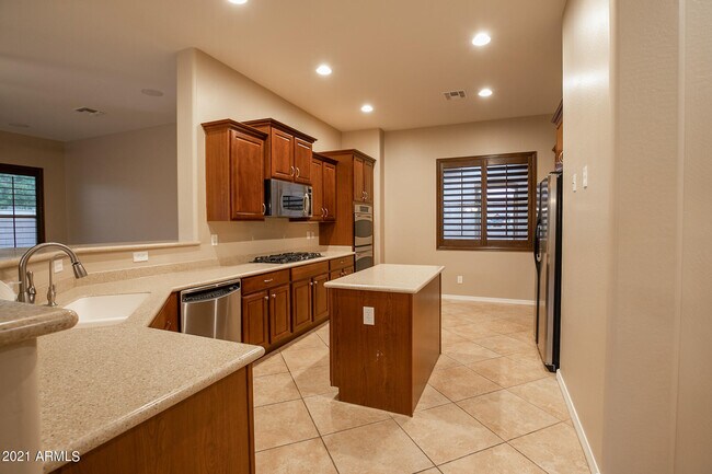 Building Photo - 5528 W Alyssa Ln