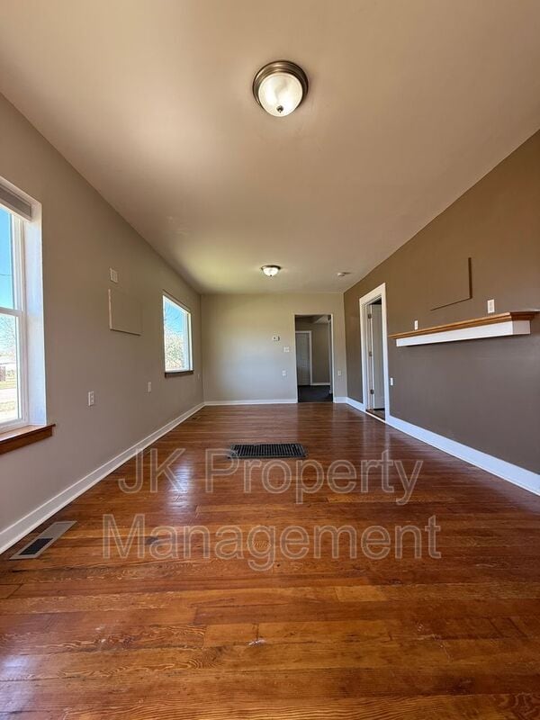 Building Photo - 701 8th Ave S