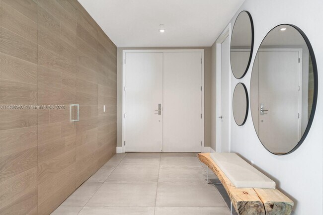 Foto del edificio - 9349 Collins Ave