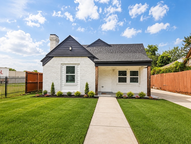 Photo - 235 W Woodin Blvd Townhome