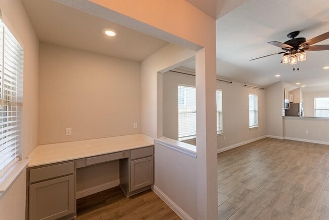 Building Photo - 8209 McKamy Dr