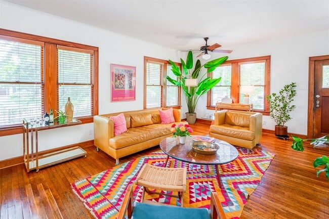 Building Photo - 1301 E 29th St