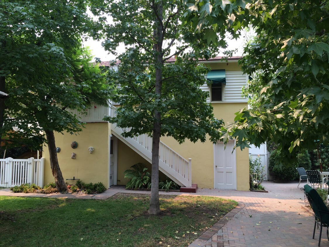 Front View - 13322 W Magnolia Blvd