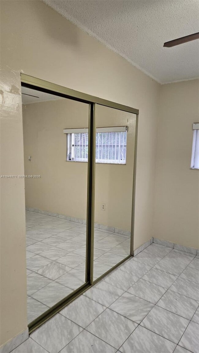 Foto del edificio - 2340 SW 11th St