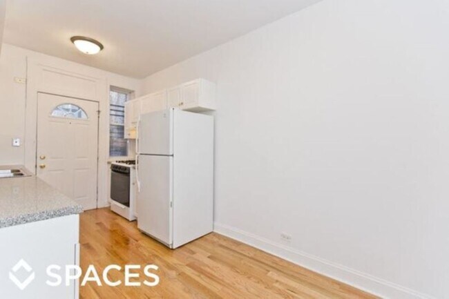 Foto del edificio - 1634 W Montrose Ave