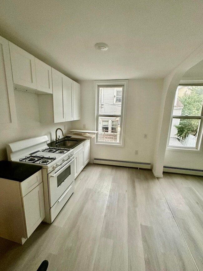 Building Photo - 229 68th St