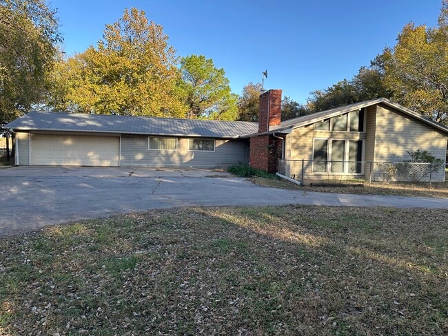 Building Photo - 13520 NW Cache Rd