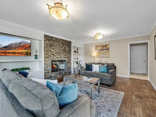 Building Photo - 4754 Northdale Dr