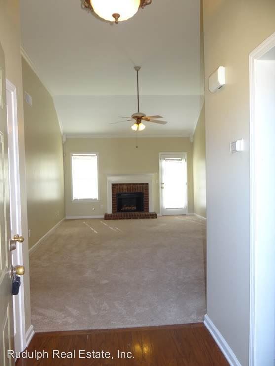 Building Photo - 229 Hickory Point Ln