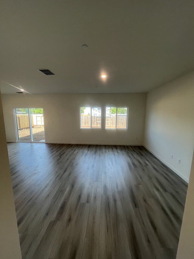 Building Photo - 3030 Steiner Ln