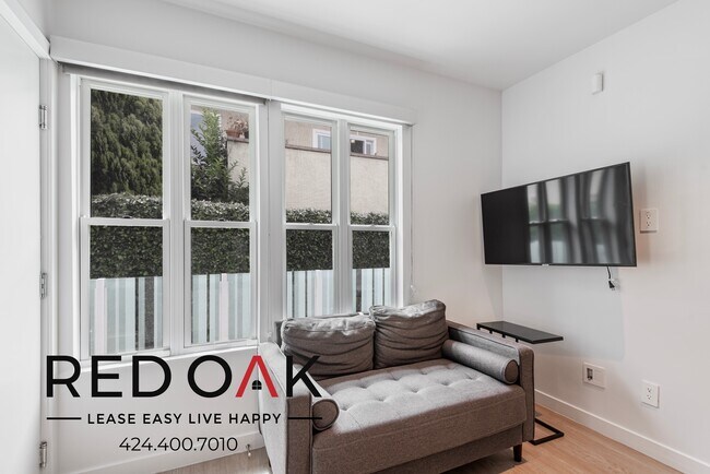 Building Photo - ~10 Weeks FREE~ Exceptional Fully Furnishe...