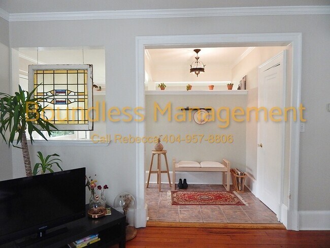 Foto del edificio - 976 Boulevard SE