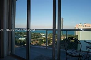 Primary Photo - 19390 Collins Ave