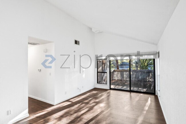 Foto del edificio - 1544 Bailey Rd