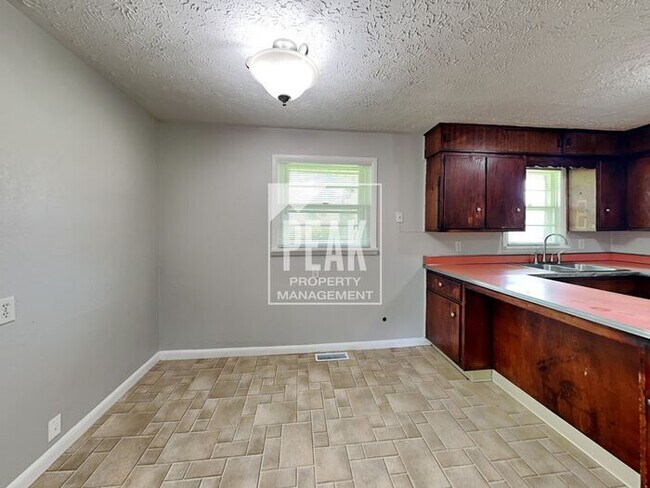 Foto del edificio - HOME FOR RENT IN ANDERSON