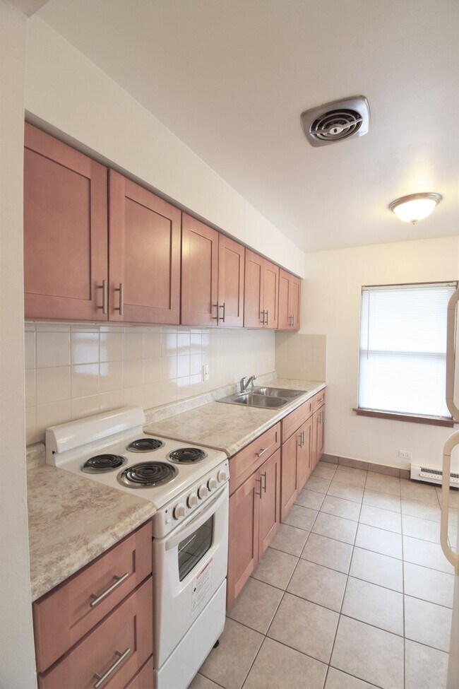 Foto del edificio - 233 S Highland Ave