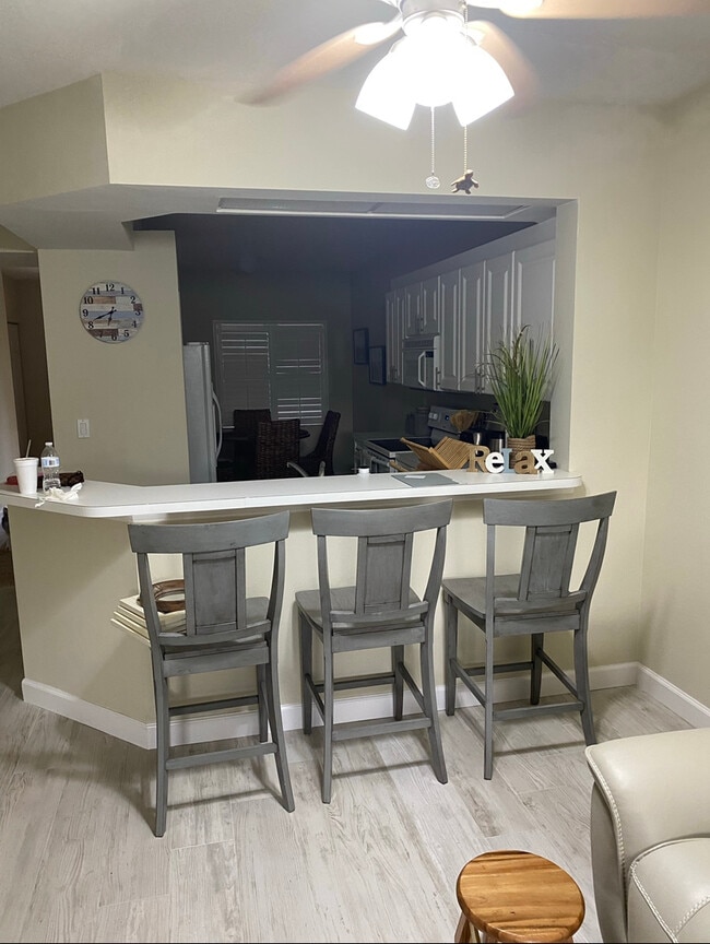 Mostrador de cocina - 7505 Silver Trumpet Ln