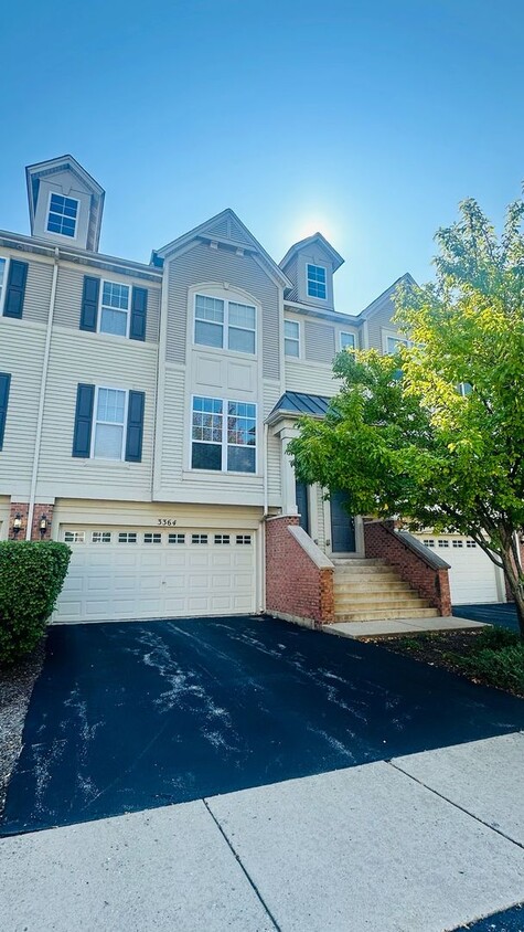 Primary Photo - 3364 Kentshire Cir