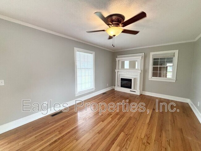 Foto del edificio - 4983 Washington St