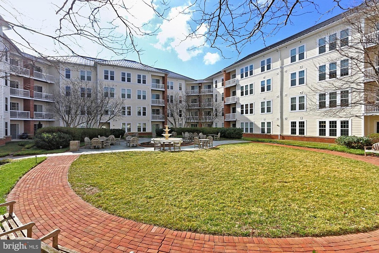 400 Cameron Station Blvd Unit 125, Alexandria, VA 22304 Condo for