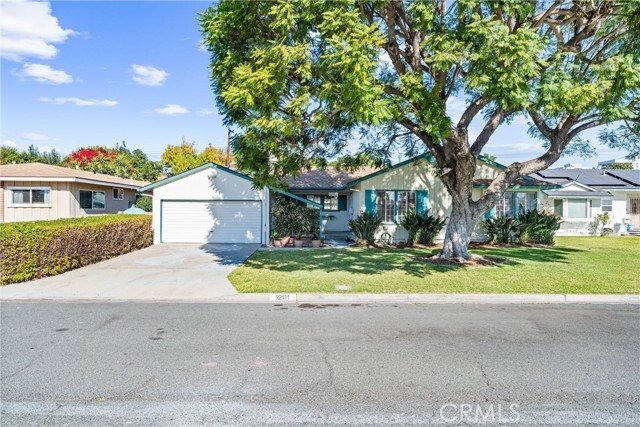 Foto principal - 12111 Bluebell Ave