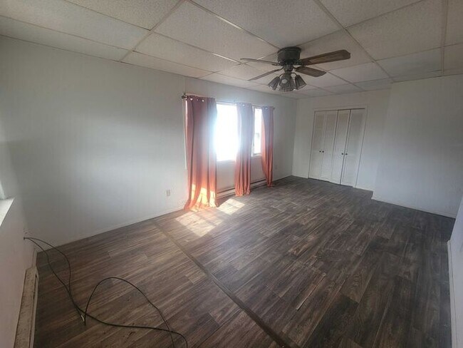 Building Photo - Cozy 2-Bedroom Home with Spacious Eat-In K...