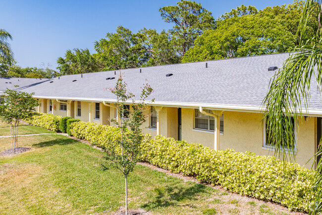 2465 Northside Dr Clearwater, FL - Woodland Villas