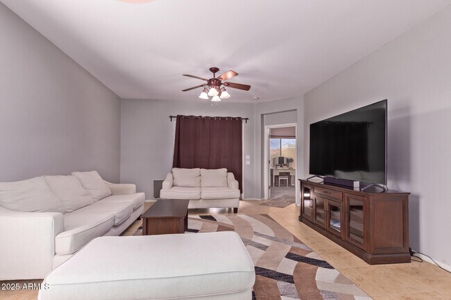 Foto del edificio - 2194 N Hudson Dr