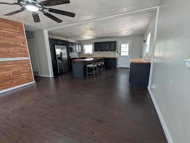Building Photo - 2419 Chesapeake Ct