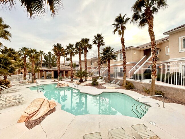 Building Photo - Summerlin Condo in gated community